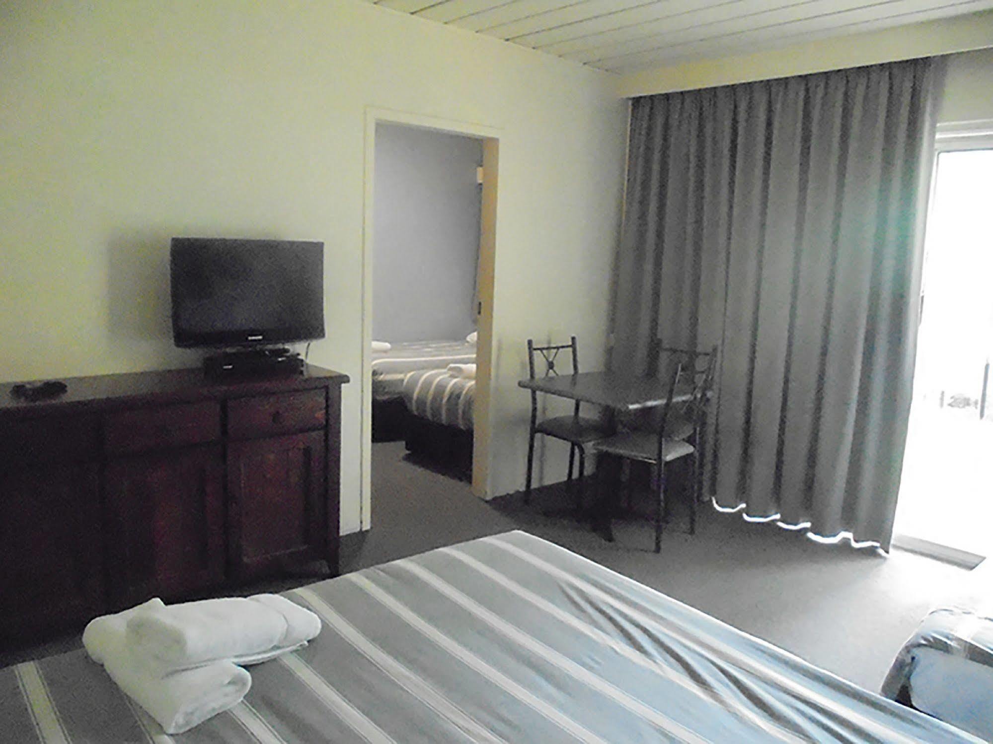 Riverbank Park Motel Bright Extérieur photo