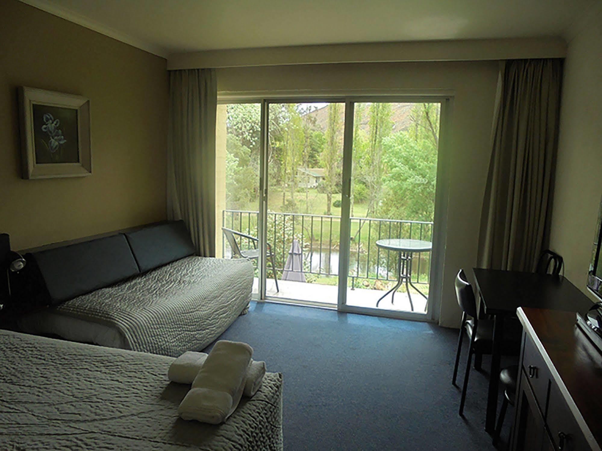 Riverbank Park Motel Bright Extérieur photo